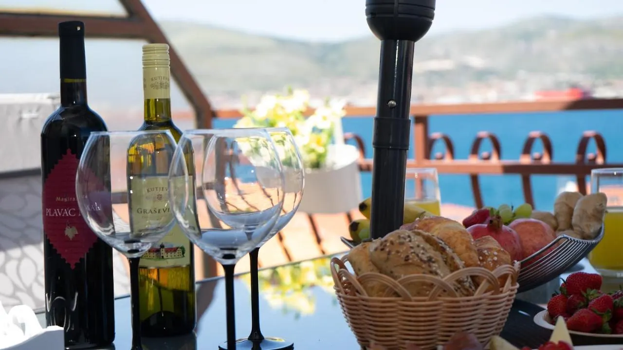 Villa Beata Trogir 0*,  Croatia